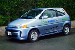 世界首次向民间企业销售的燃料电池车交车-燃料电池车