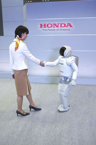 Honda发布新一代ASIMO技术-朝着被牵引的方向迈步