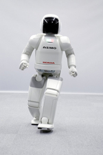 Honda发布新一代ASIMO-转弯行走-1