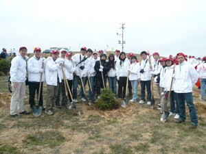 Honda在华企业联合启动植树造林工程-2008年活动现场植树